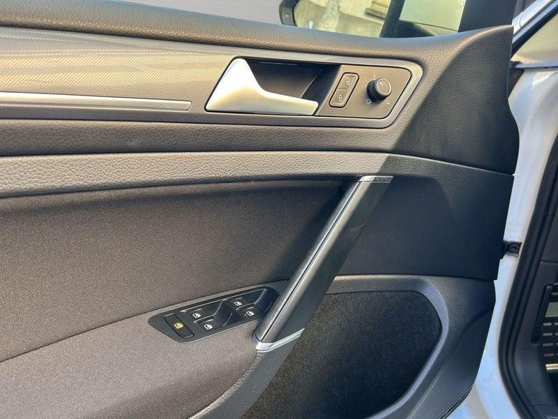 Volkswagen Golf Golf 1.6 TDI 110 CV DSG 5p. R-Line BlueMotion Technology