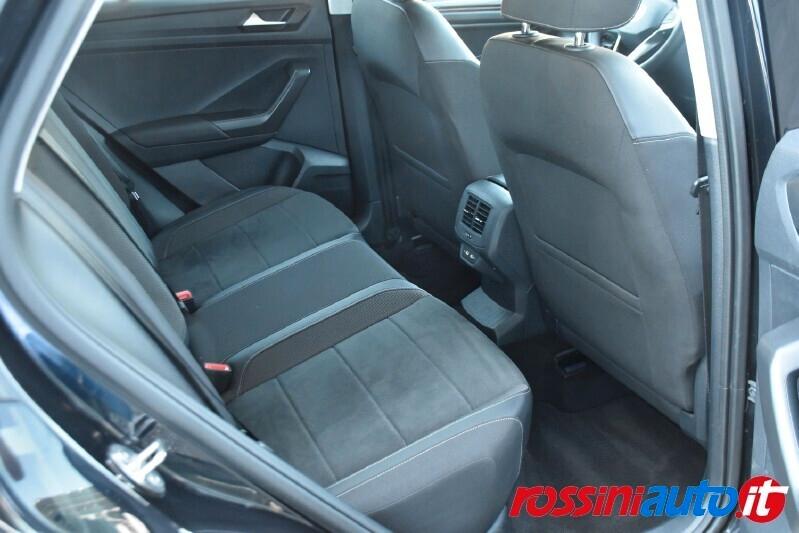 VOLKSWAGEN T-ROC 1.5 TSI 150 CV DSG STYLE + R18 TECH PACK I.Q D