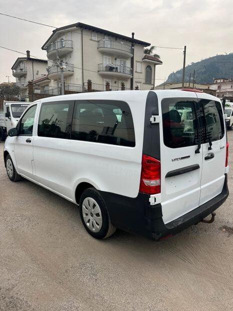 Autocarro pulmino Mercedes 9 posti