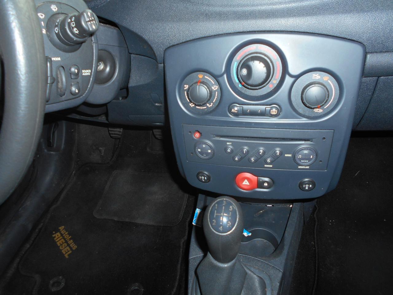 Renault Clio 1.2 16V SporTour CV 75 NEOPATENTATI