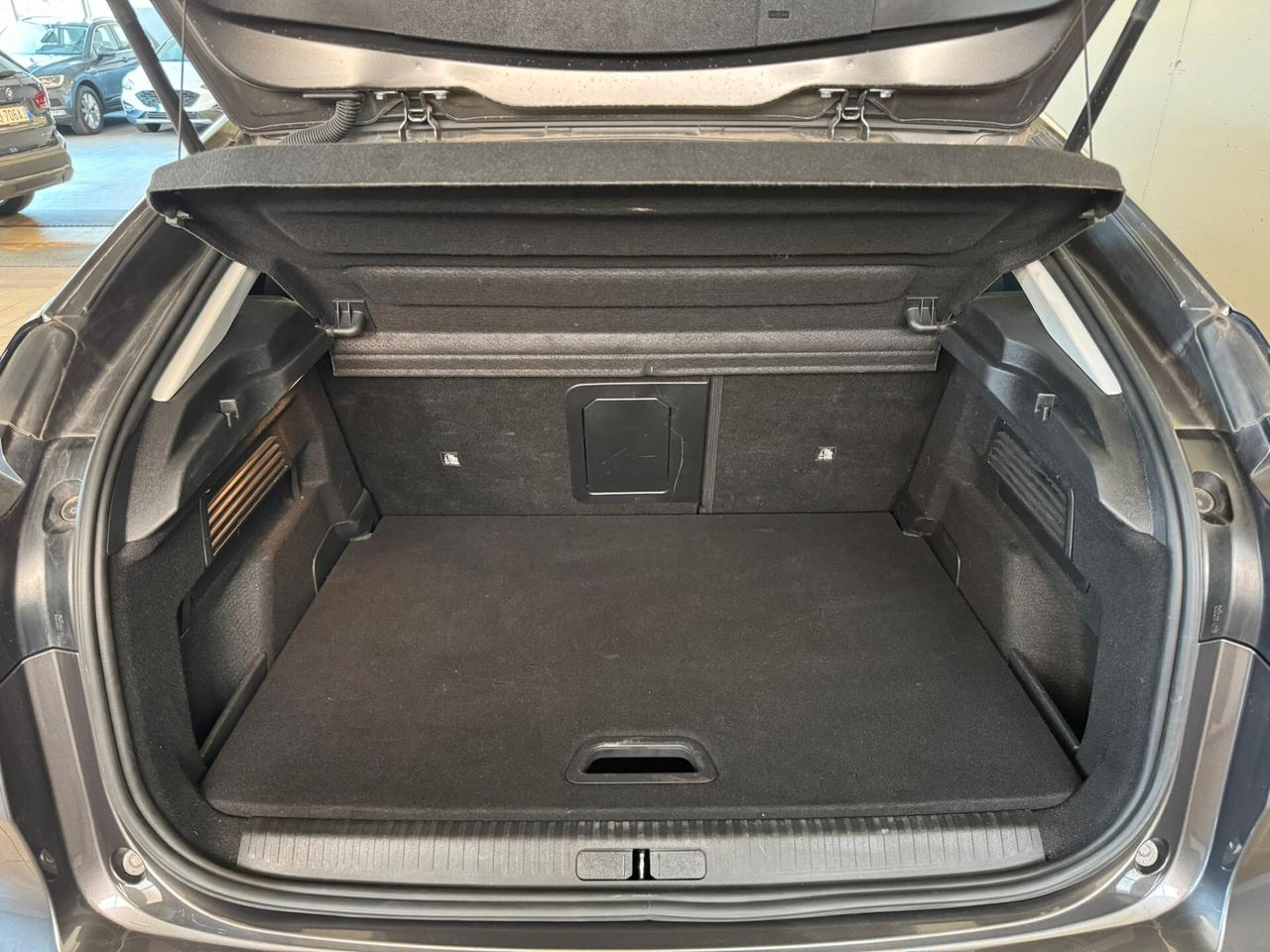Citroen C4 PureTech 130 S&S EAT8 Shine