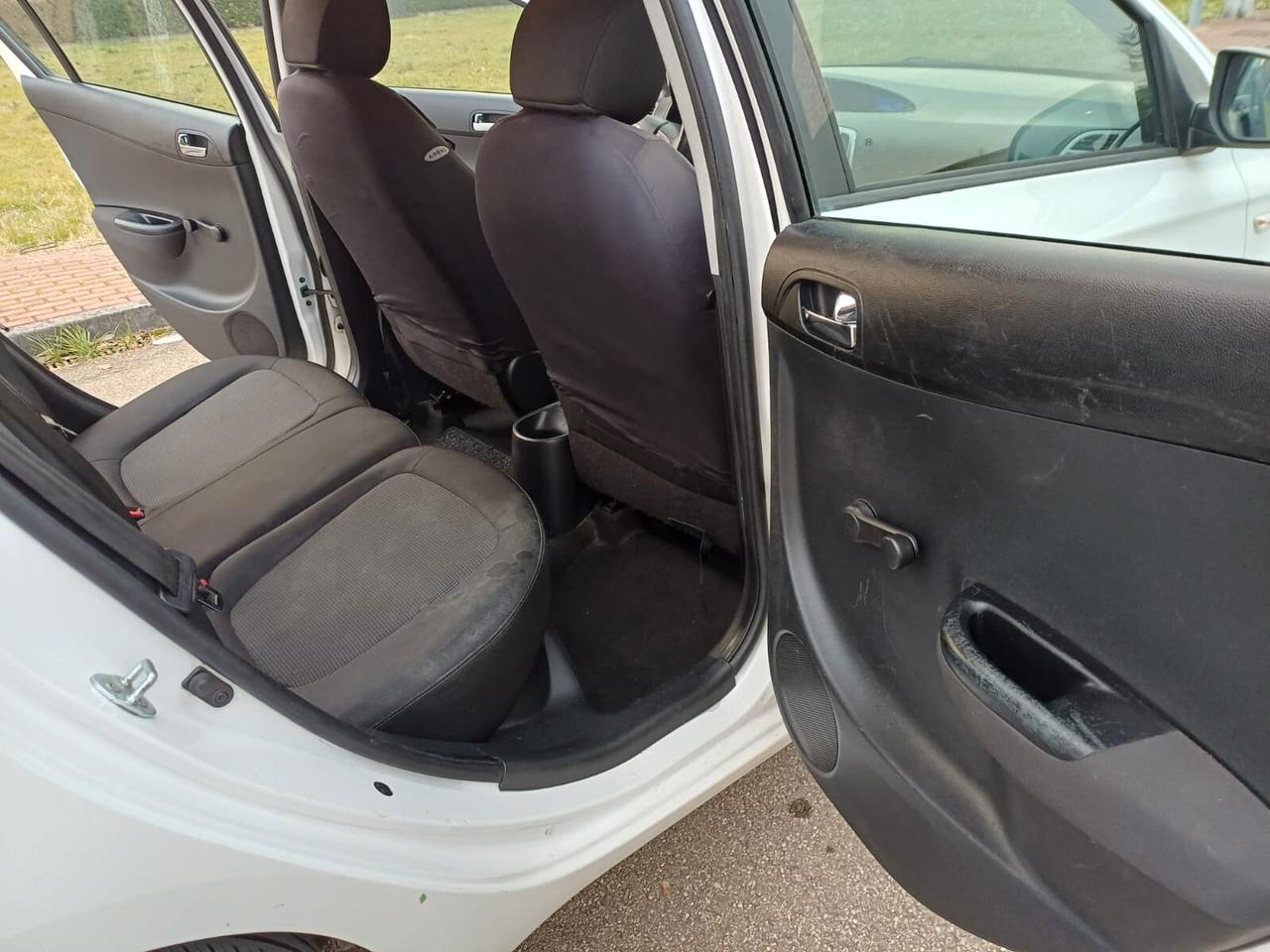 Hyundai i20 1.2 5p. Econext Sound Edition