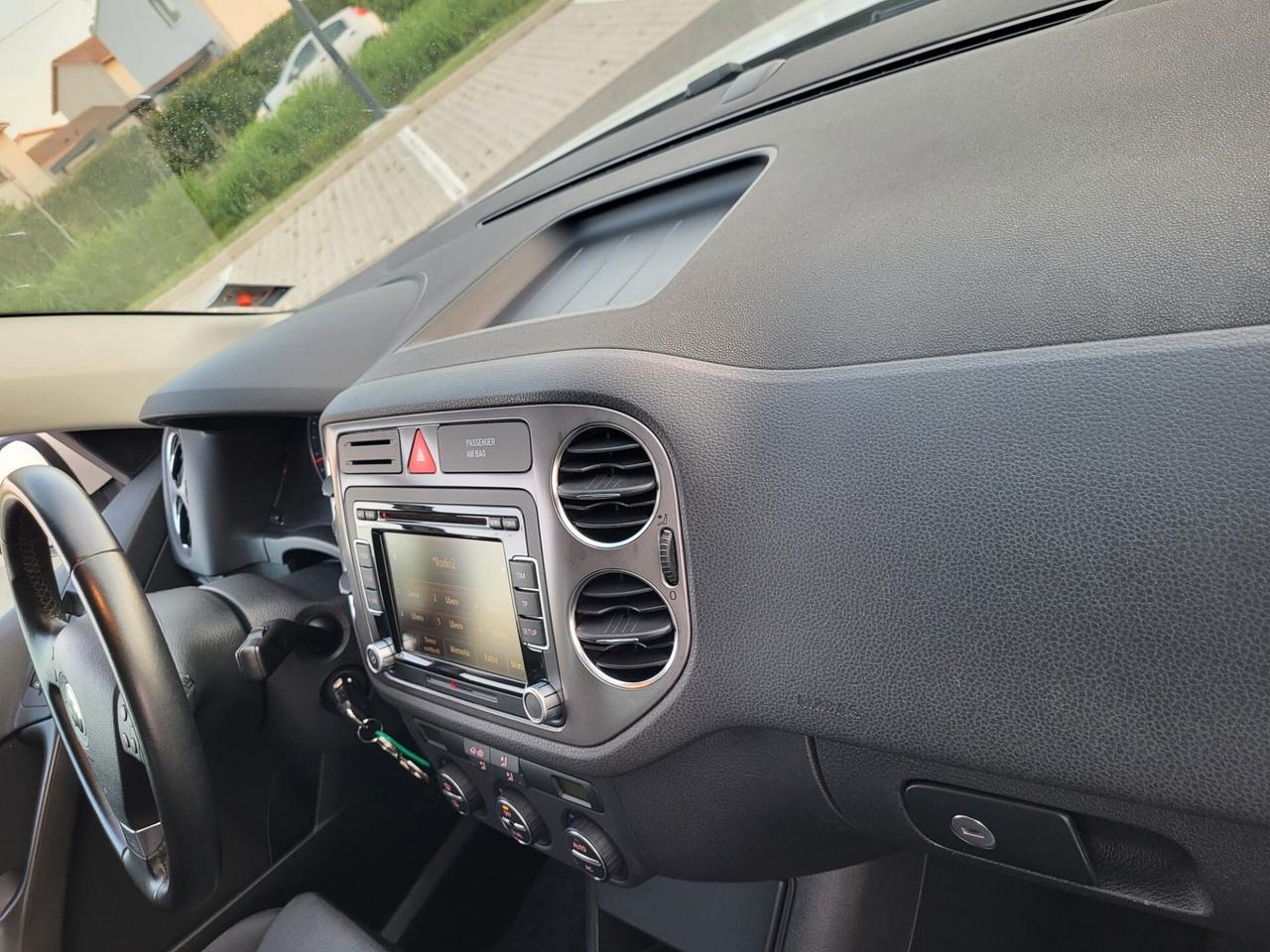 Volkswagen Tiguan 2.0 16V TDI DPF Sport & Style (18°)