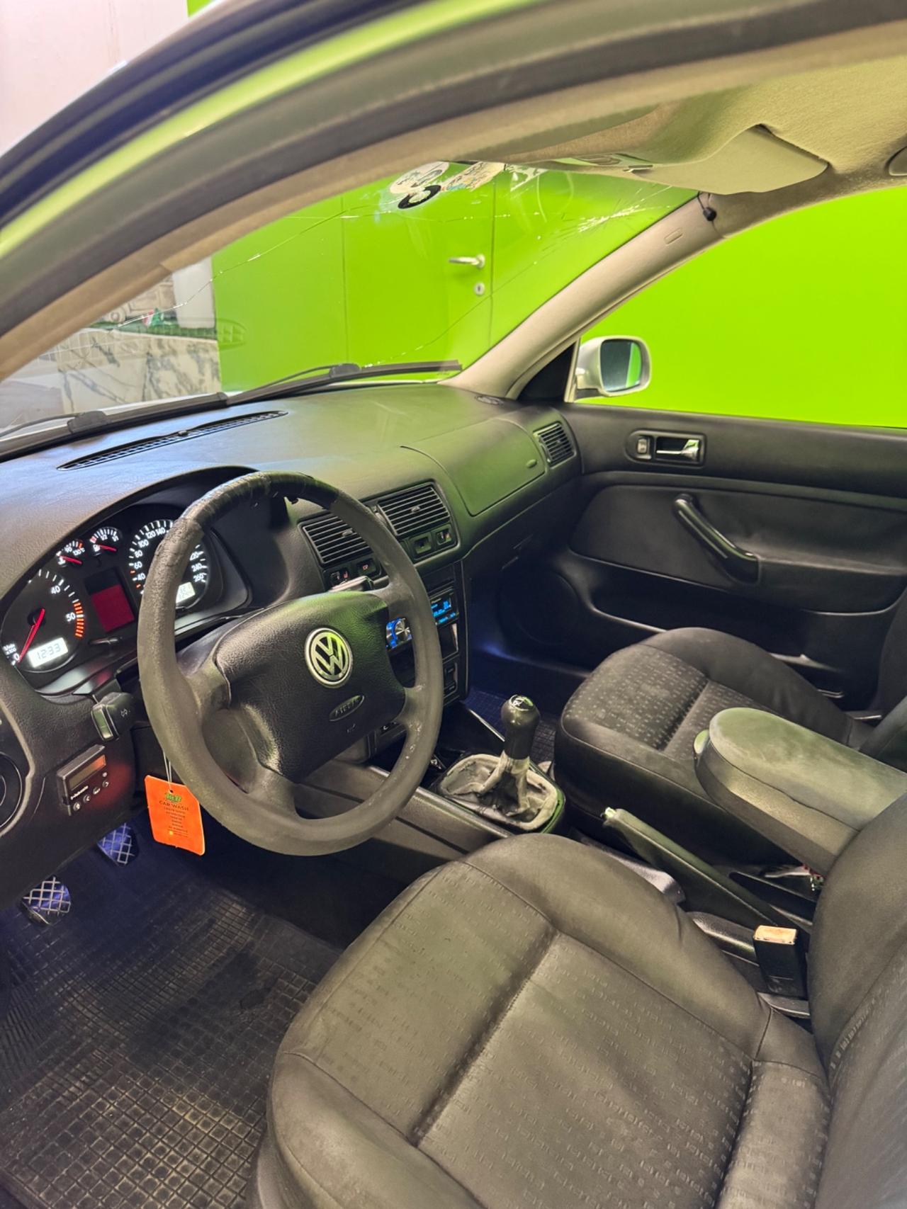 Volkswagen Golf 1.9 TDI/101 CV cat Var. Comfortline