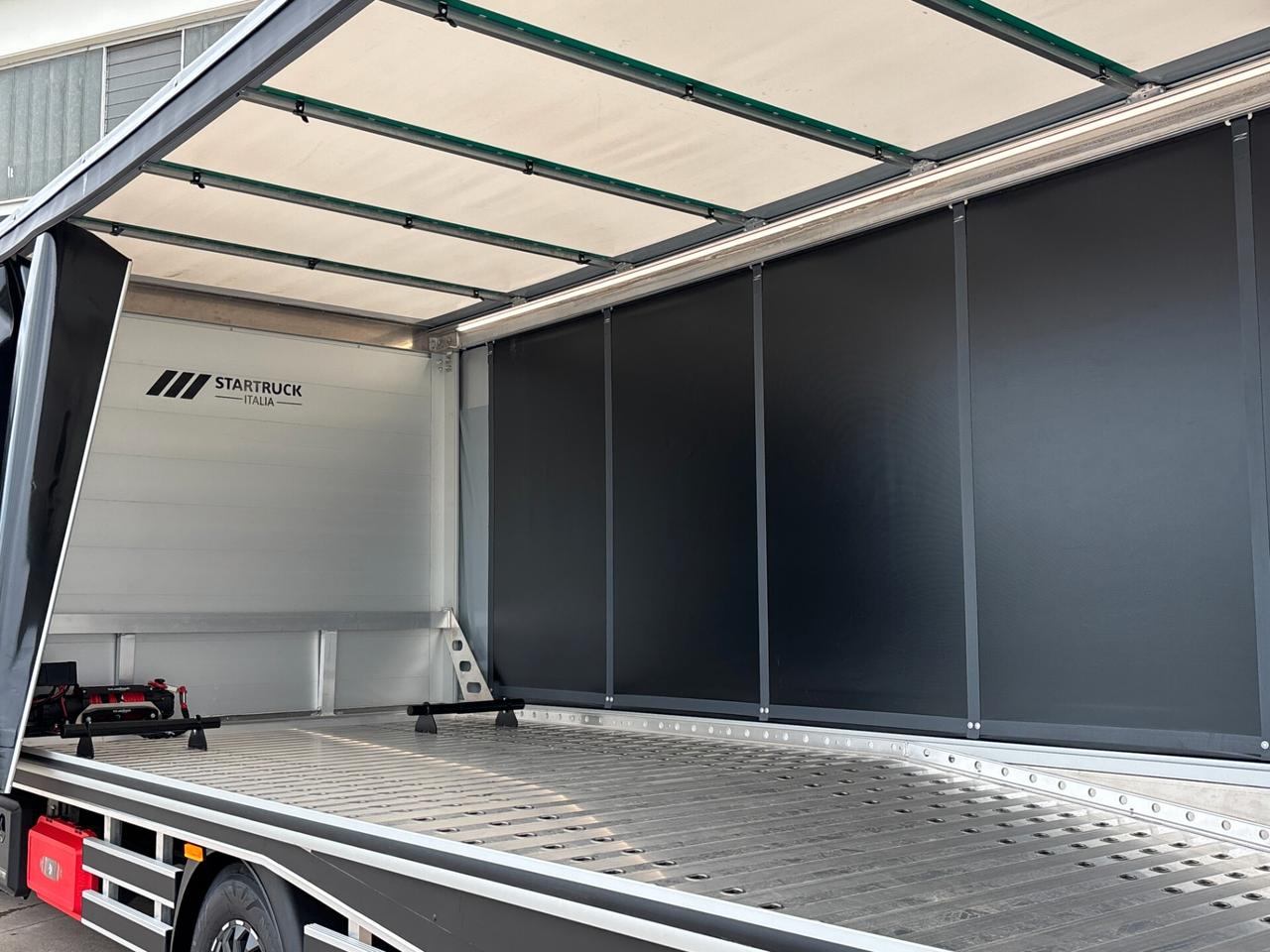 Allestimento trasporto auto coperto carroattrezzi