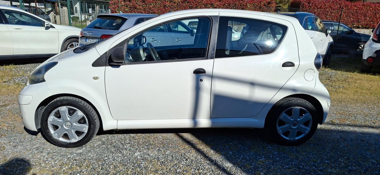 Toyota Aygo 1.0 12V VVT-i 5 porte