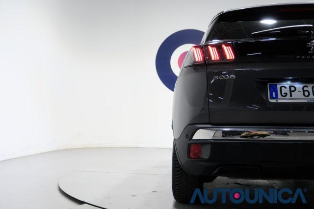 PEUGEOT 3008 HYBRID4 300 E-EAT8 ALLURE PACK