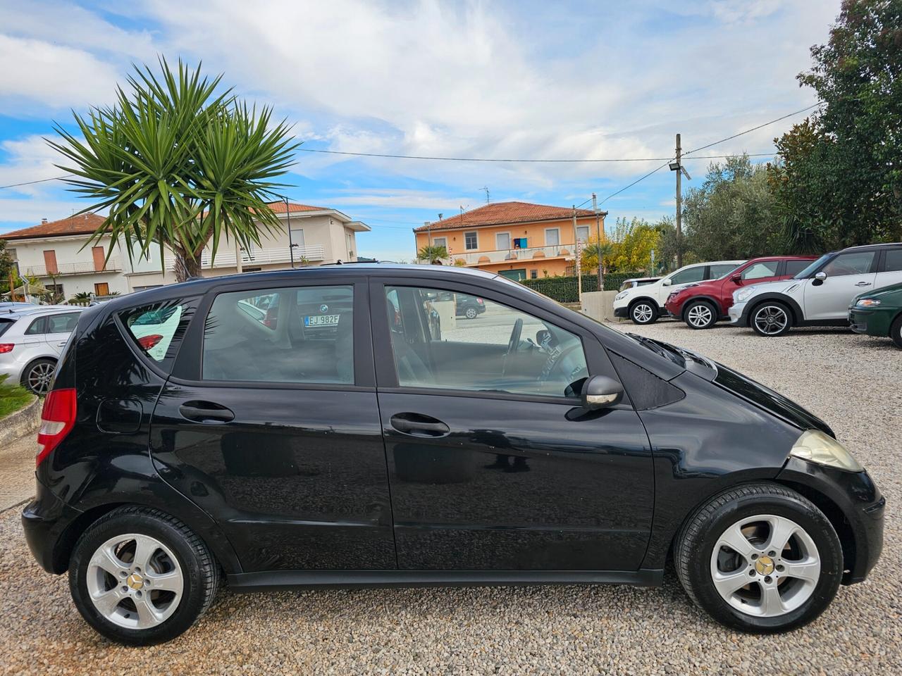 MERCEDES A180CDI 110CV CAMBIO AUTOMATICO ADATTA X NEOPATENTATI