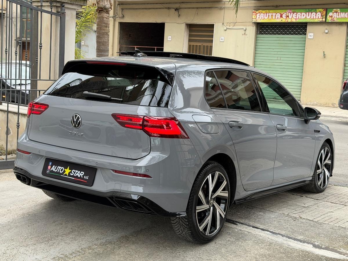 Volkswagen Golf 8 R-line 2.0 TDI 150 CV