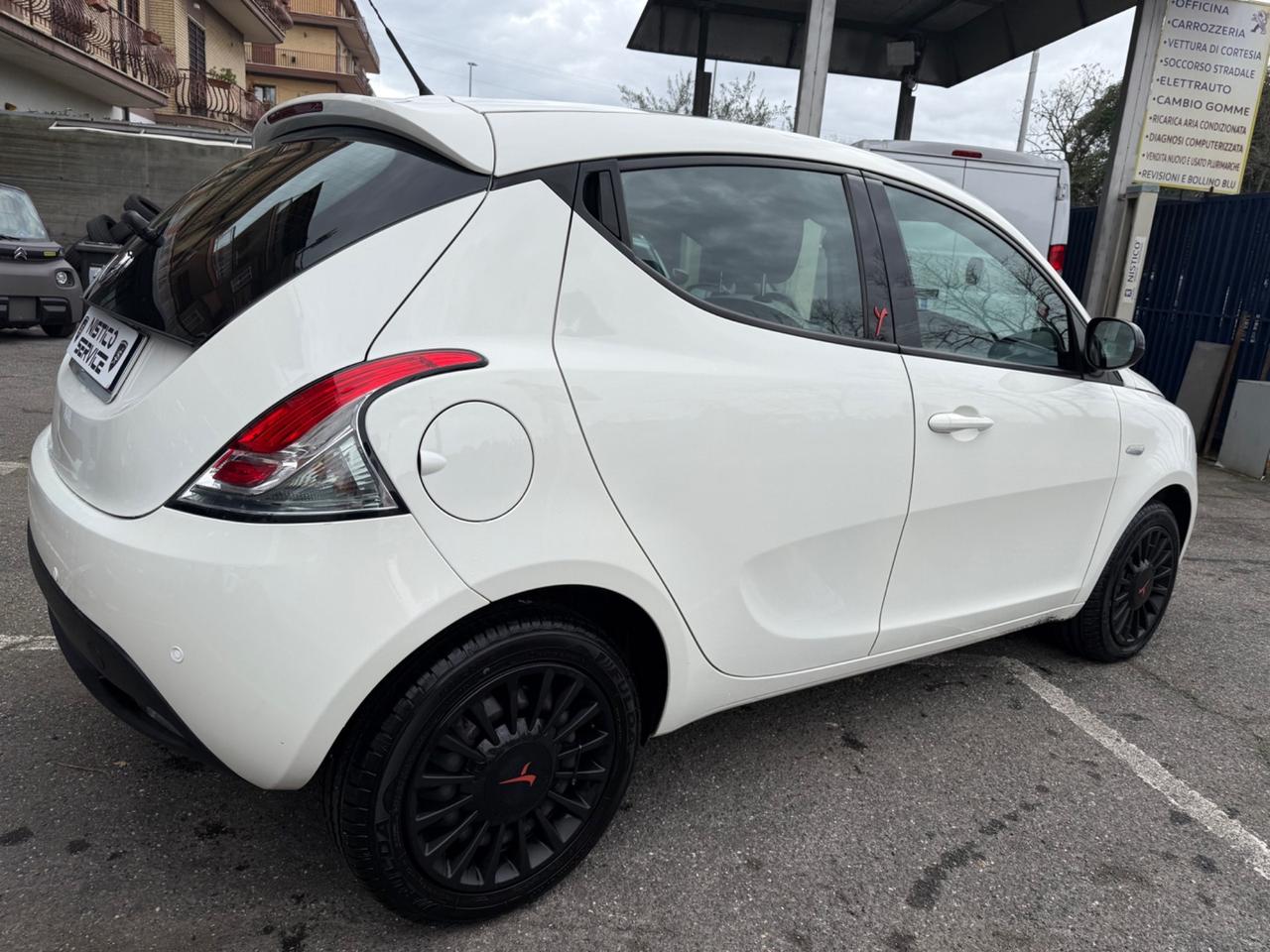 Lancia Ypsilon 1.3 MJT 16V 95 CV 5 porte S&S Elefantino