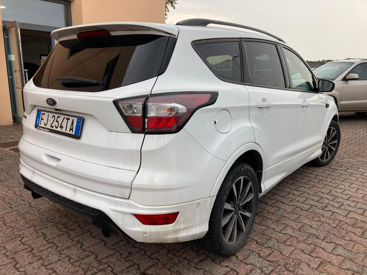 Ford Kuga 1.5 TDCI 120 CV S&S 2WD ST-Line