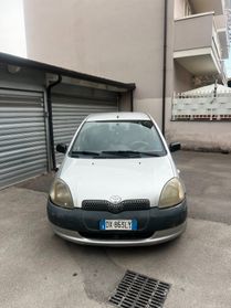 Toyota Yaris 1.0i 16V cat 5 porte Sol neopatentati