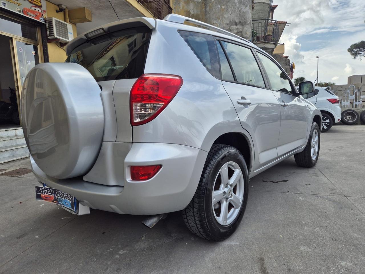 Toyota RAV4 2.2 D-4D 136 CV Luxury