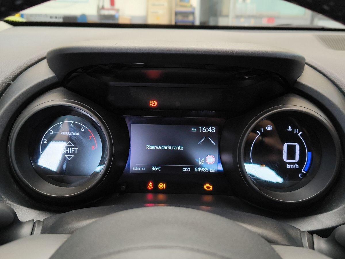 TOYOTA Yaris 4ª serie - Yaris 1.0 5 porte Trend