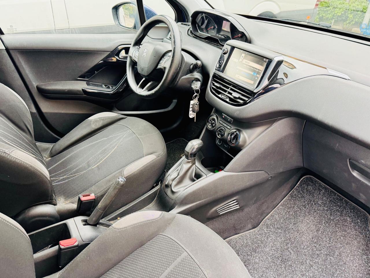 Peugeot 208 1.2 5porte Allure Ok Neopatentati