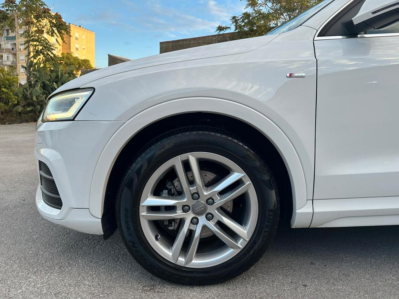 Audi Q3 2.0 TDI Quattro S tronic S Line - 2015