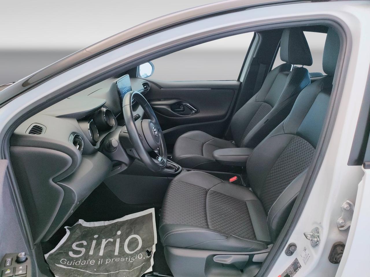 TOYOTA Yaris IV 2020 - Yaris 1.5h Style