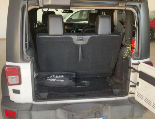 JEEP Wrangler 2.8 CRD DPF Sahara Auto