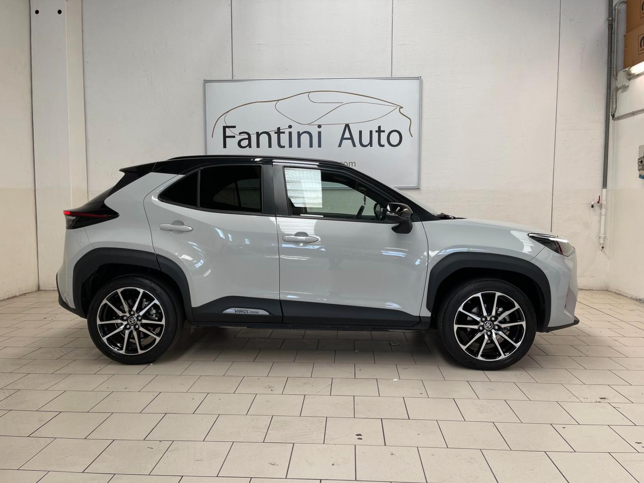 Toyota Yaris Cross GR Sport 1.5h fwd 116cv e-cvt-Ok Neopatentati-LEGGI SOTTO