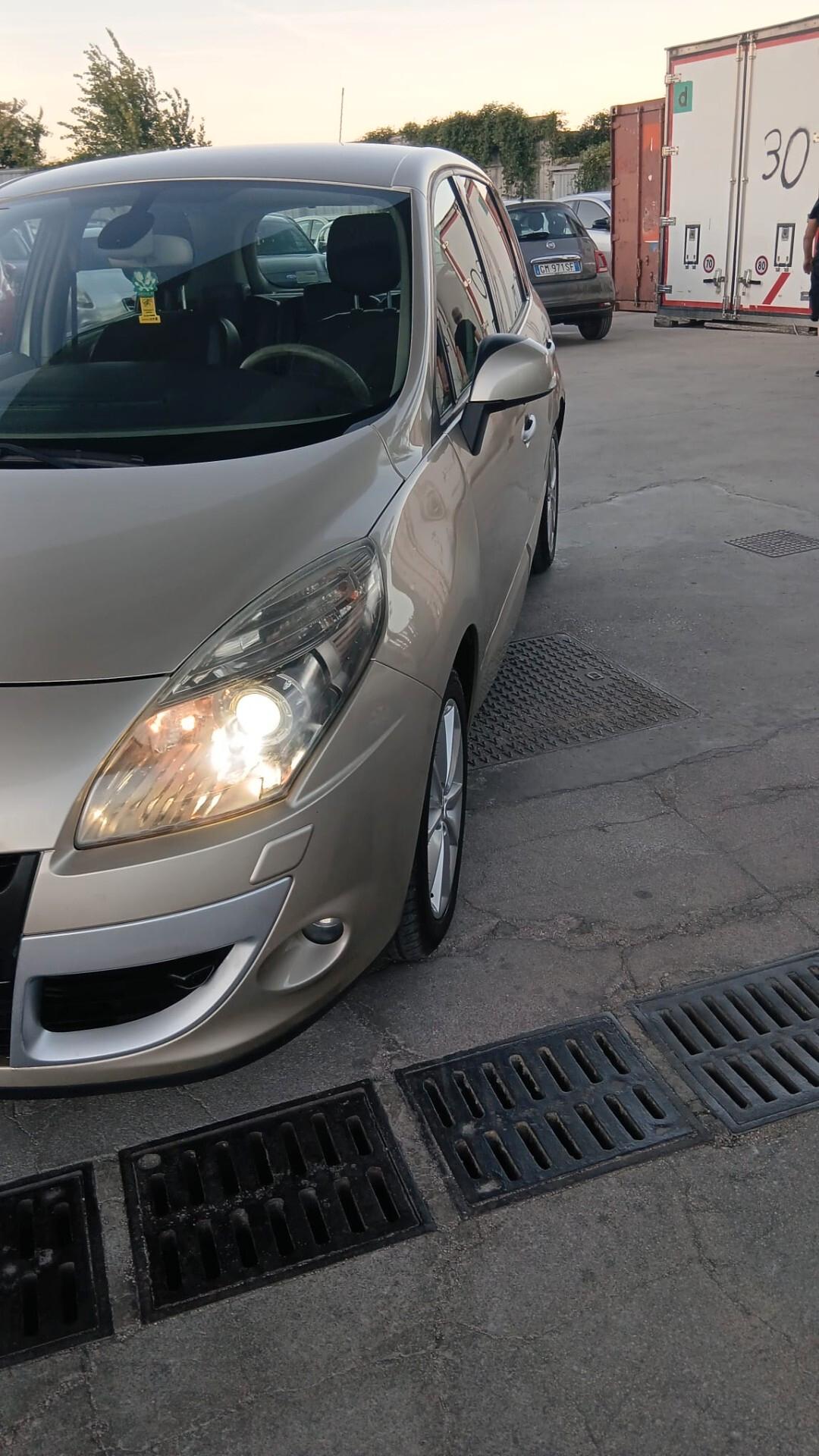 Renault Scenic Scénic X-Mod 1.5 dCi 110CV Luxe