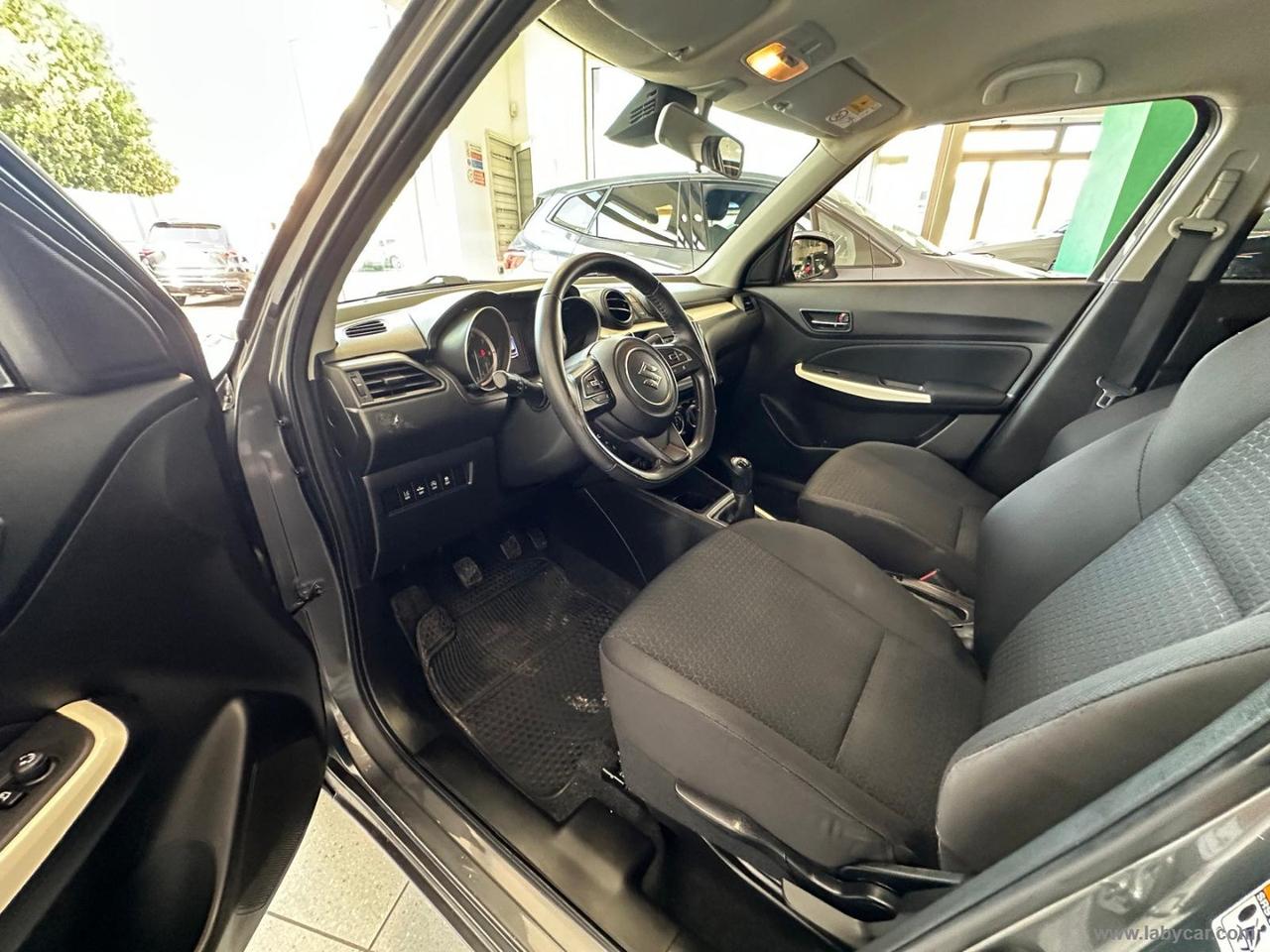SUZUKI Swift 1.2 Hybrid Top
