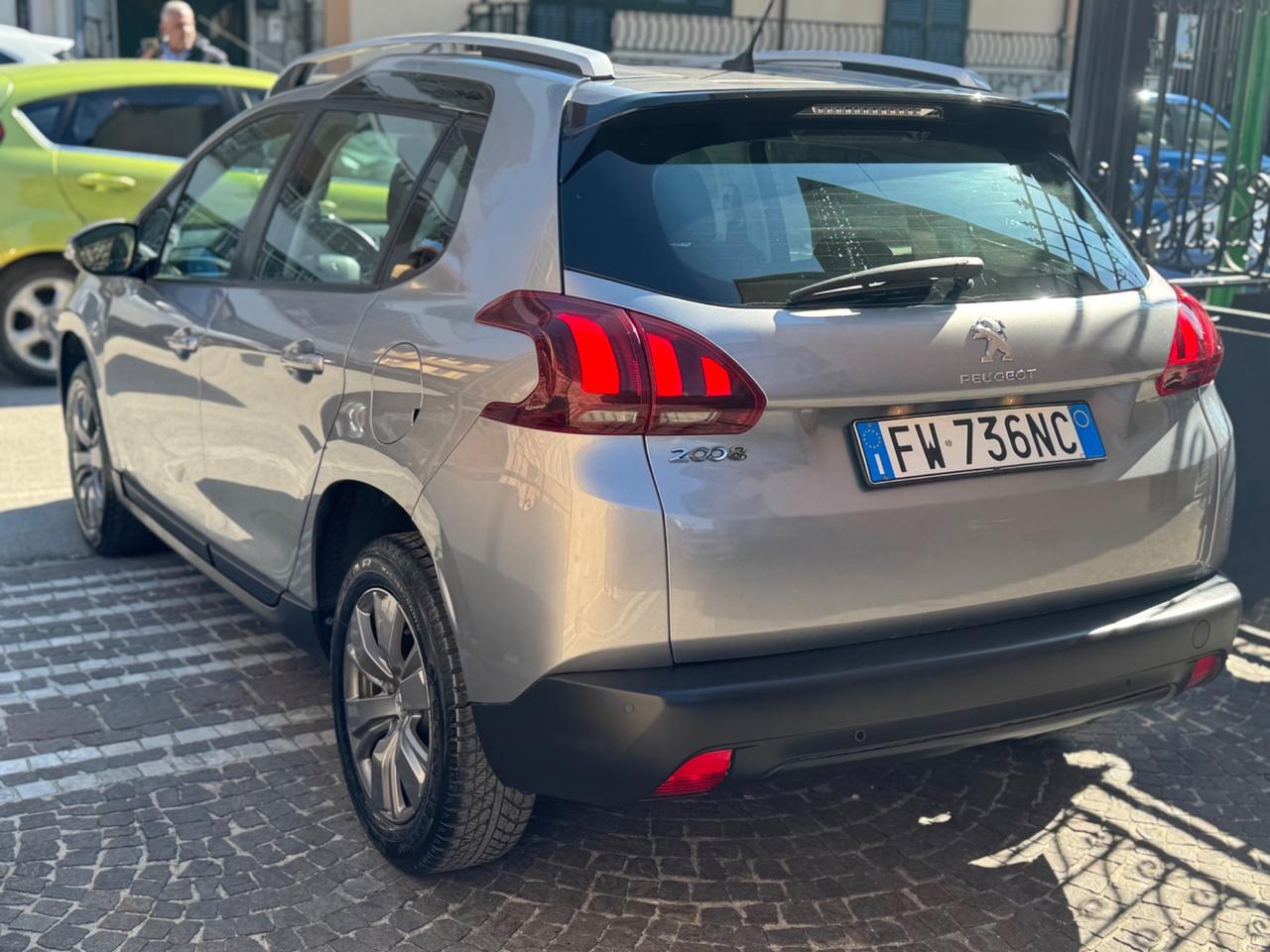 Peugeot 2008 PureTech 82 S&S Allure
