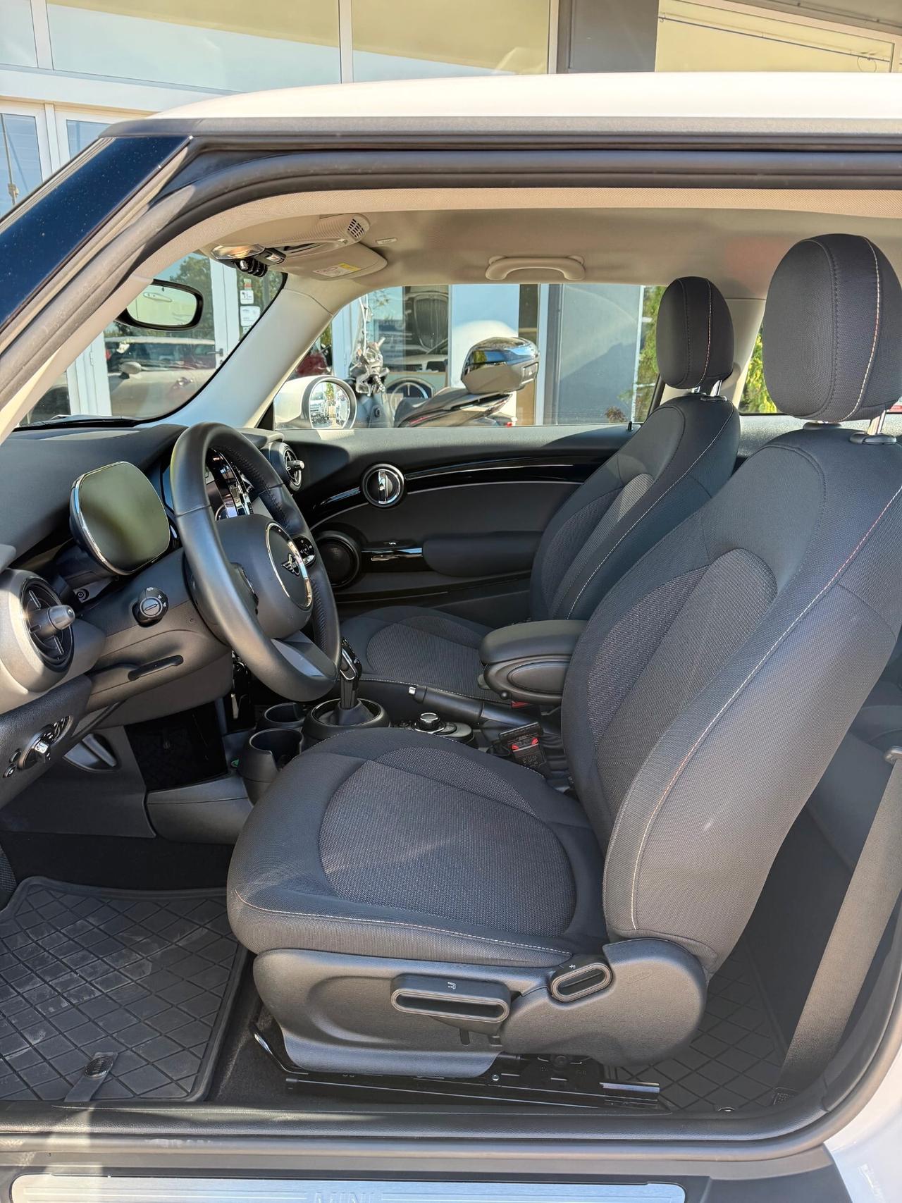 Mini 1.5 Cooper Essential