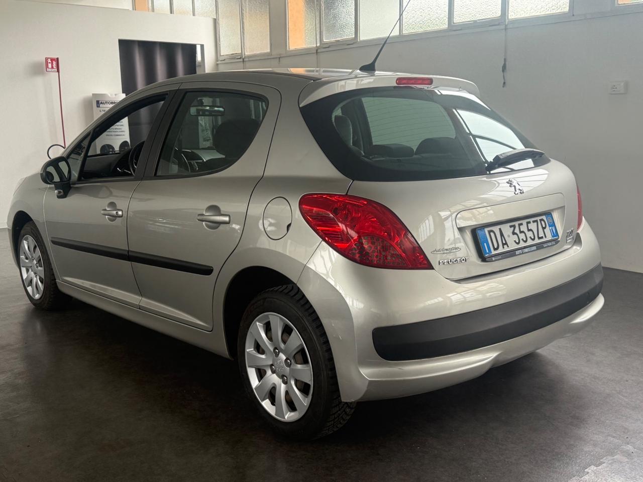 Peugeot 207 1.4 88CV 5p. XS 87.000km