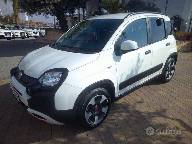 Fiat Panda 1.0 69cv firefly hybrid schermo touch 7"
