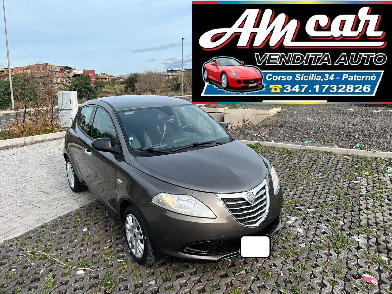 Lancia Ypsilon 1.3MLJT A-F-F-A-R-O-N-E 2014