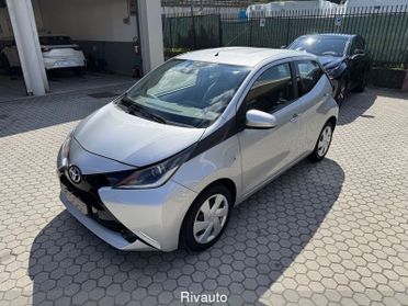 Toyota Aygo Aygo 1.0 VVT-i 69 CV 5 porte x-play TSS