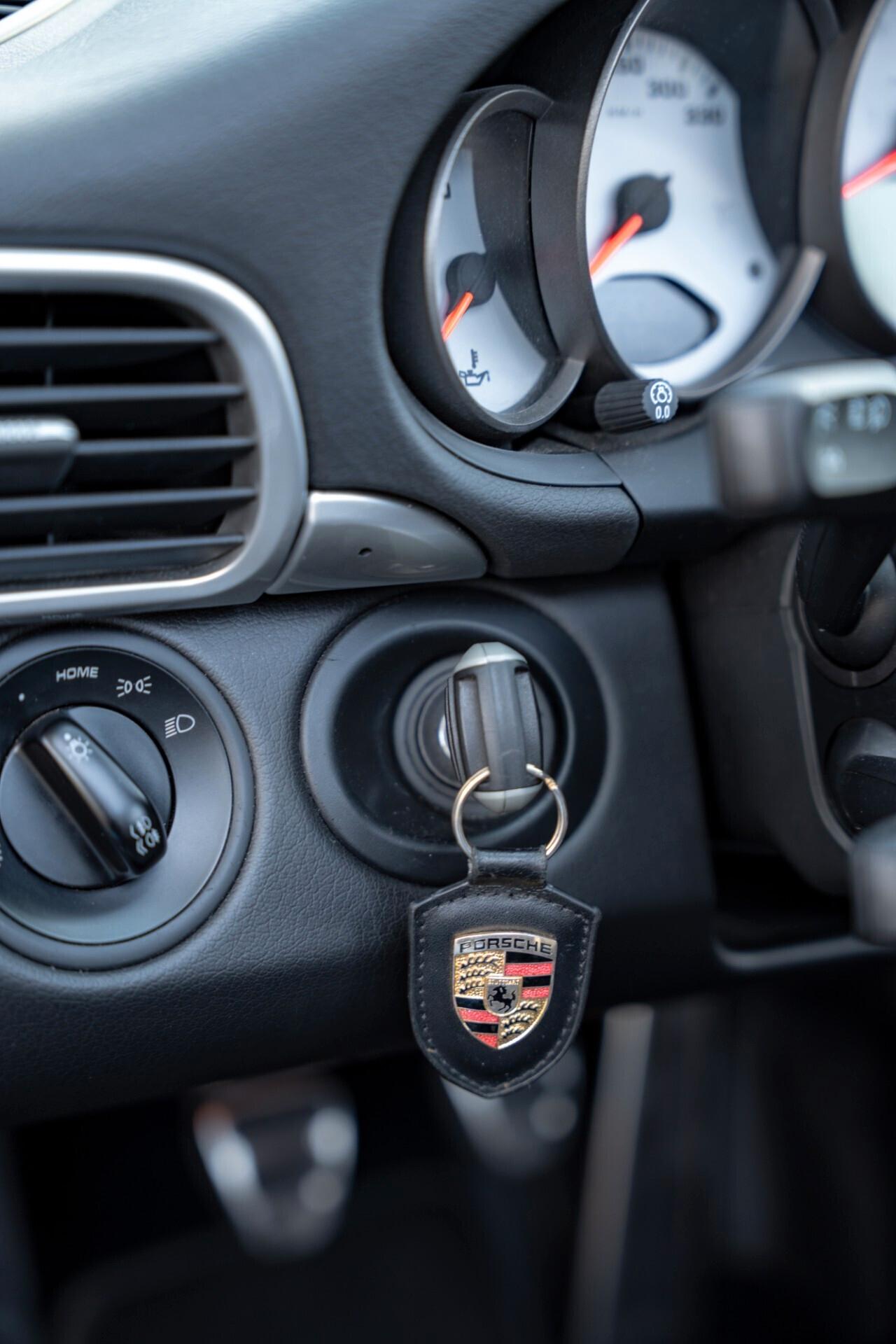 Porsche 911 Carrera S Cabriolet 2006 solo 54.000 KM ASI