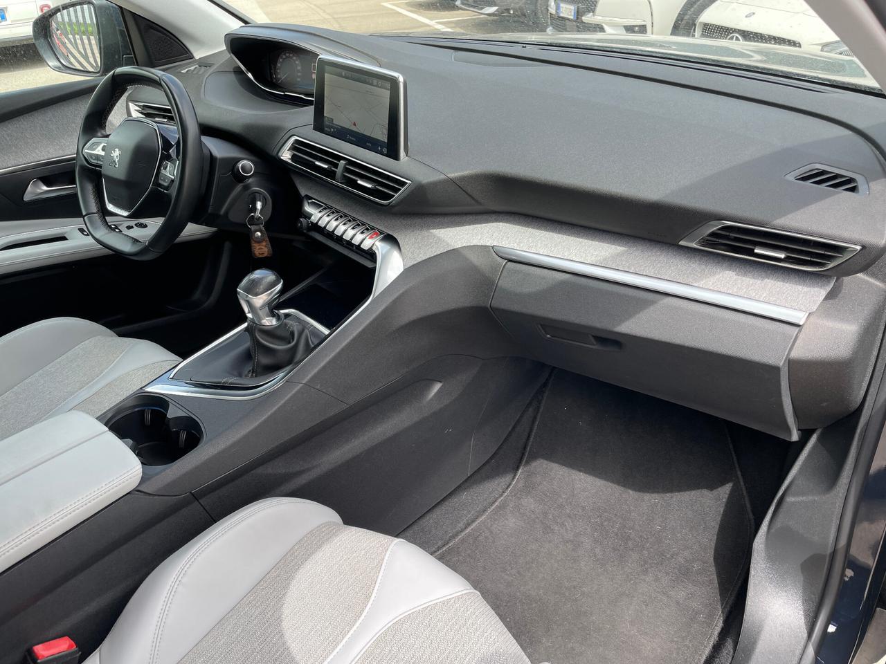 Peugeot 3008 1.5 BlueHDi 130cv Allure