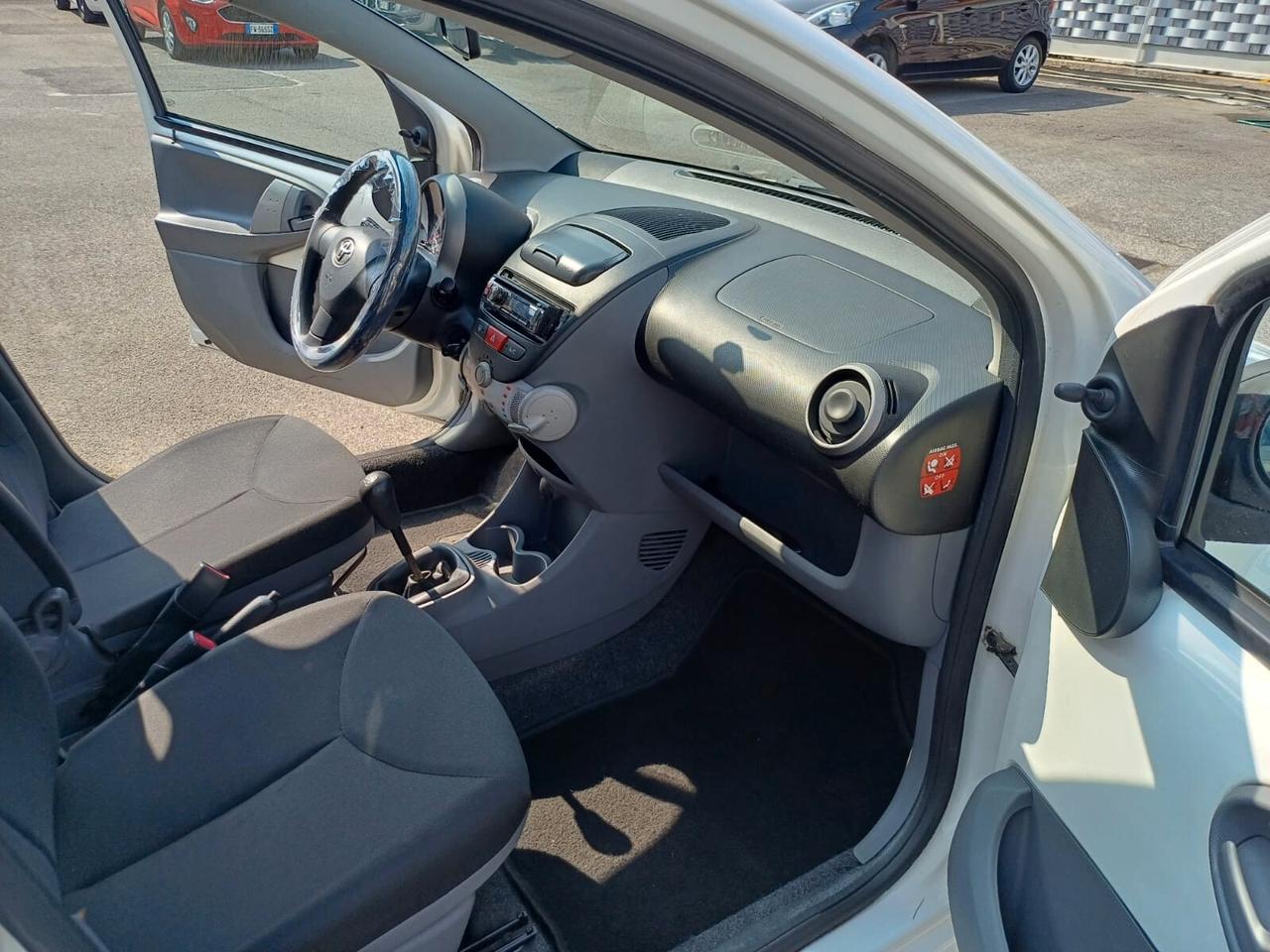 Toyota Aygo 1.0 12V VVT-i 5 porte Now Connect
