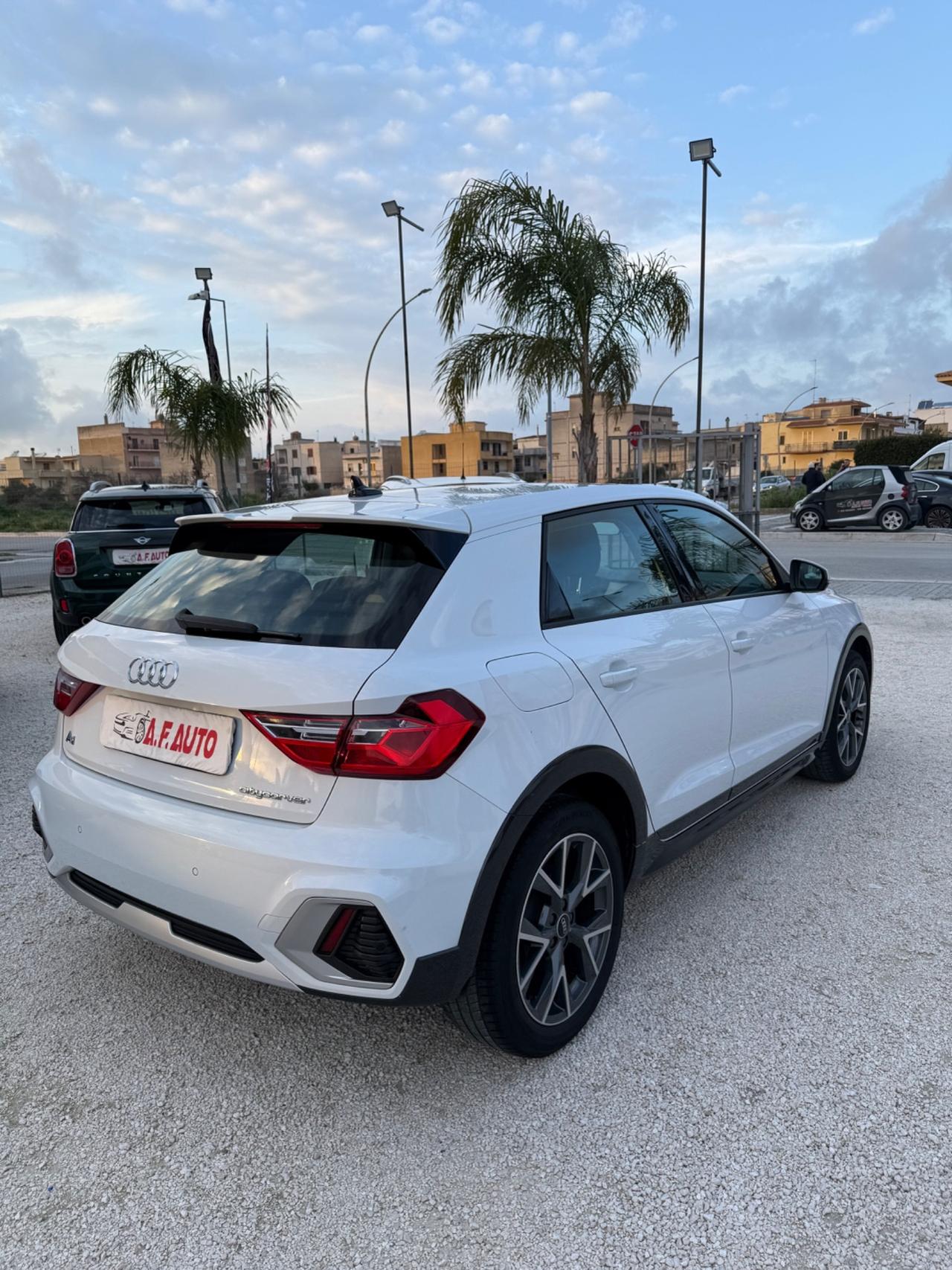 Audi A1 citycarver 30 TFSI Identity Contrast