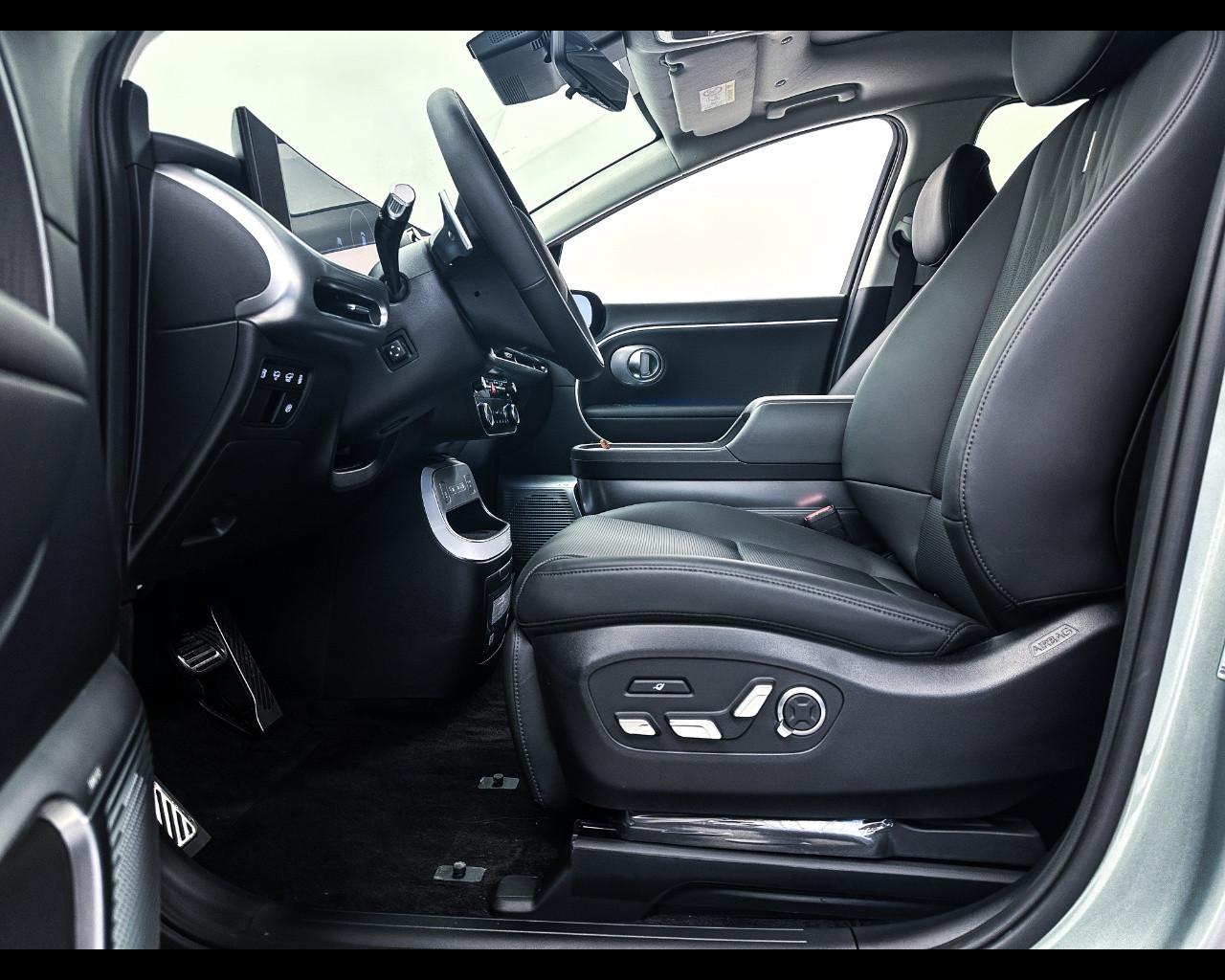 HYUNDAI IONIQ9 110 KWH 4WD CALLIGRAPHY 6PPERF+DM