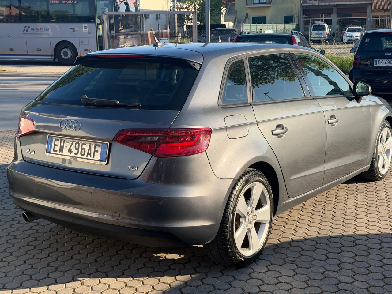 Audi A3 1.6 TDI clean diesel S tronic Ambition