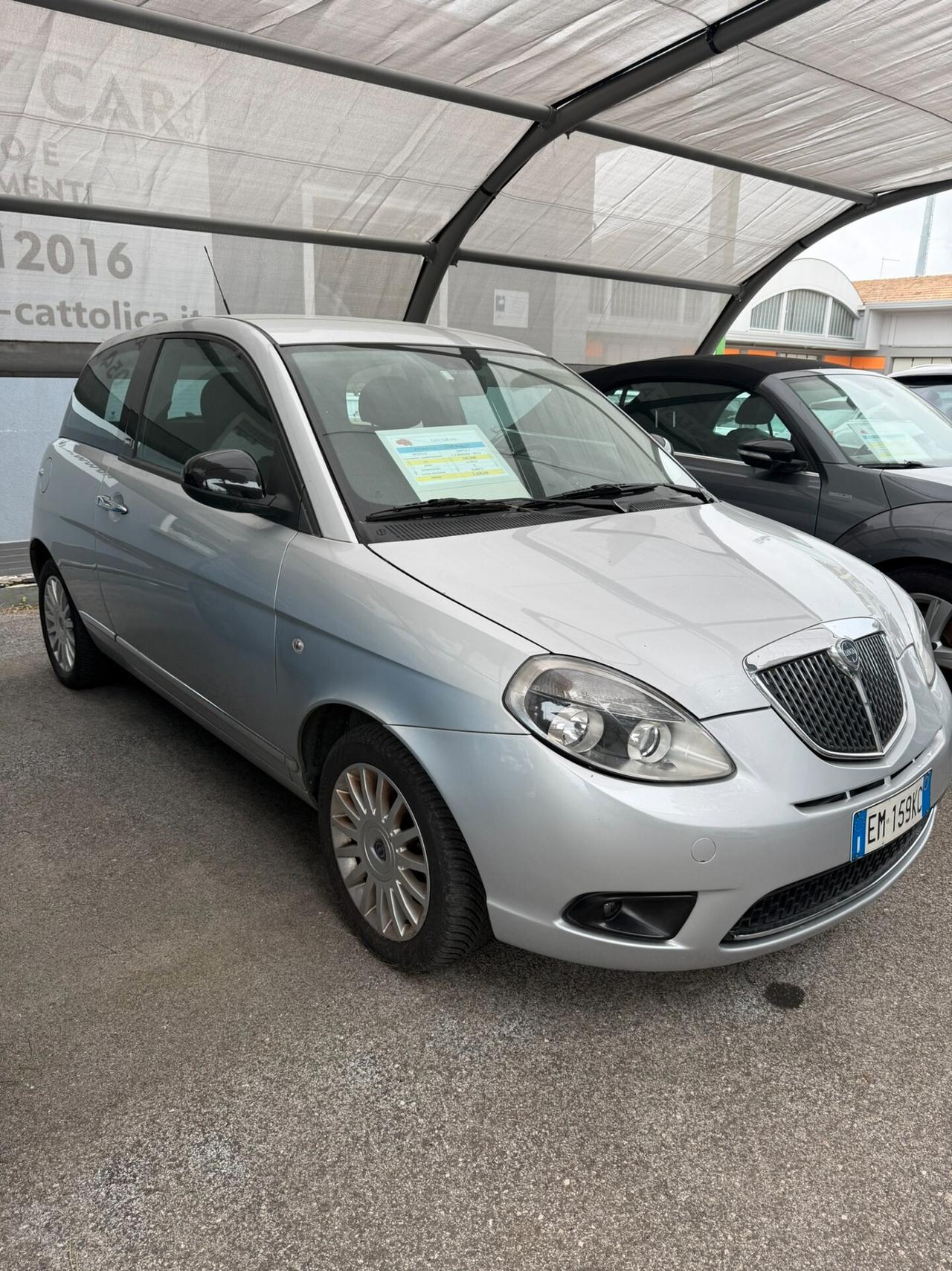 Lancia Ypsilon 1.2 69 CV Unyca