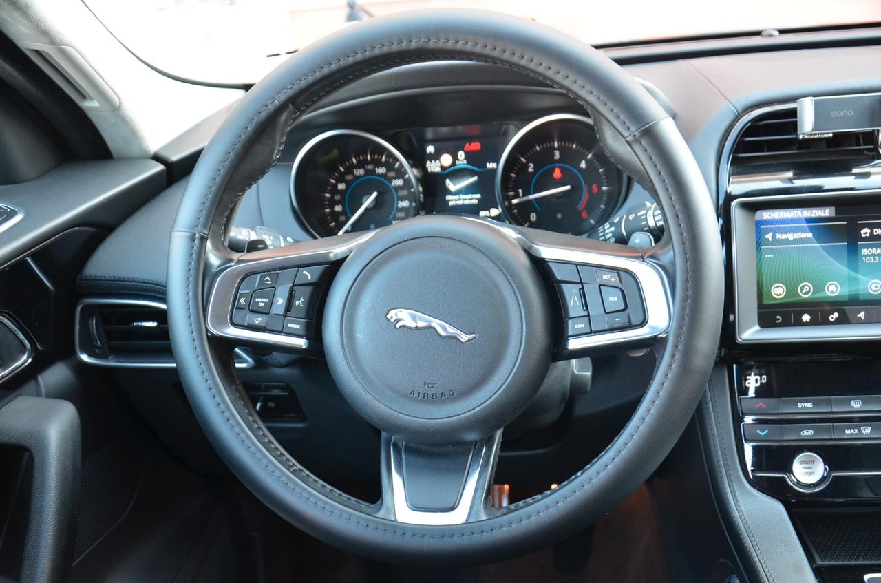 Jaguar F-Pace 2.0 D 180 CV AWD aut. Prestige