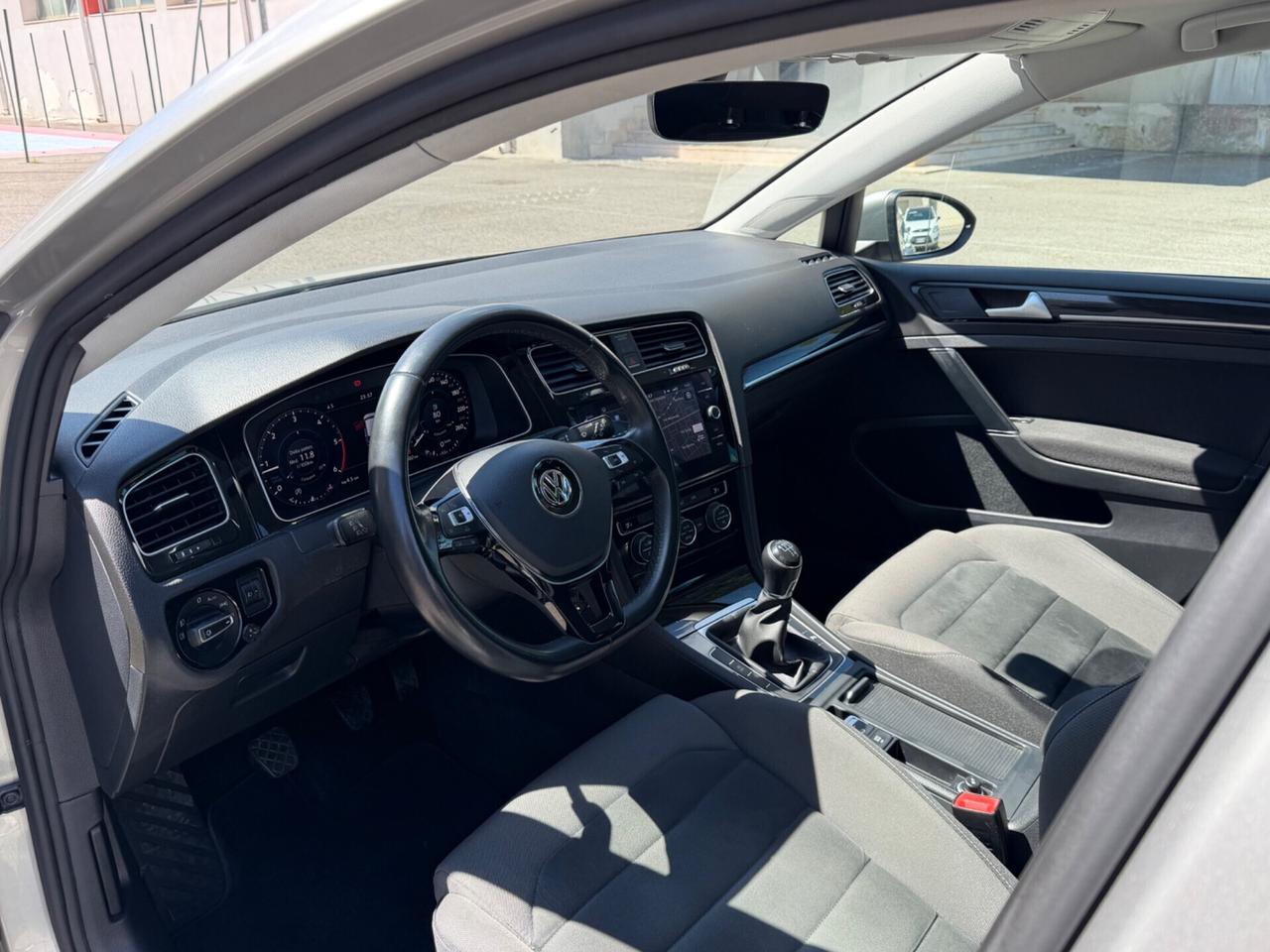 Volkswagen Golf 7.5 Highline virtual cockpit