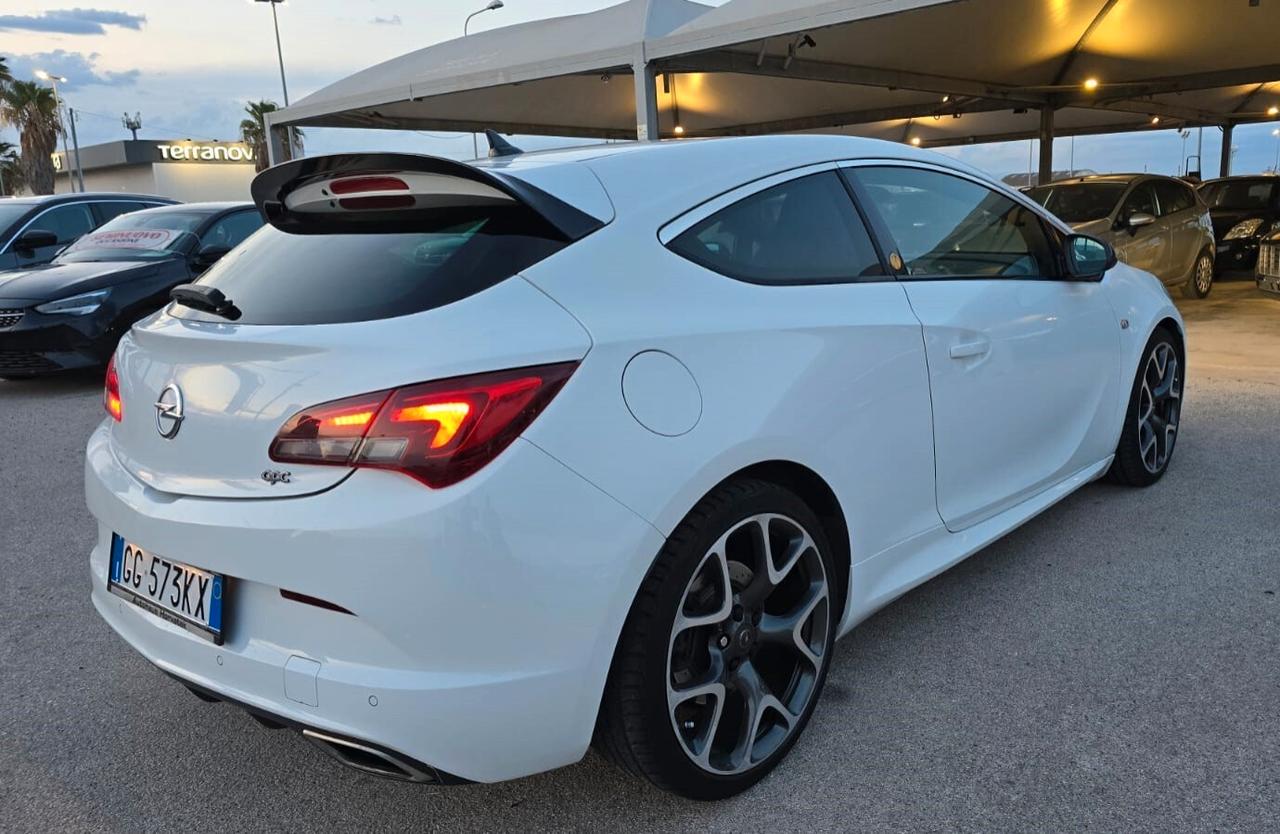 Opel Astra OPC 280CV - GTC 2.0 Turbo 280CV S&S 3p.