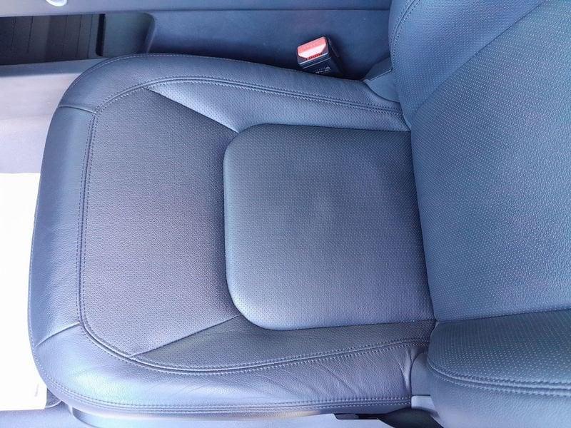 Land Rover Defender 3.0D I6 200 110 SE AWD auto. AUTOCARRO/NETTO IVA