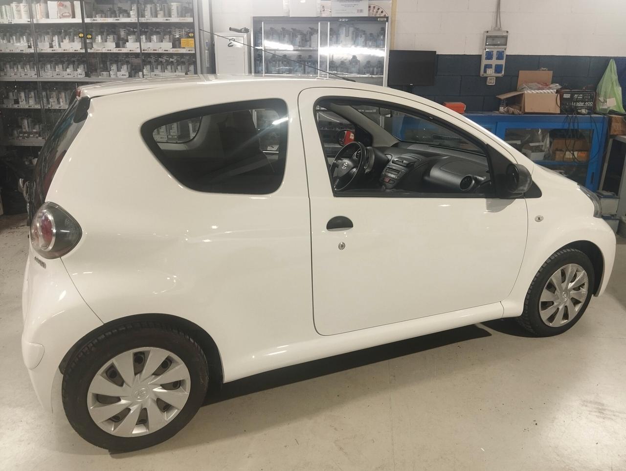 Toyota Aygo 1.0 12V VVT-i 3 porte Active Connect