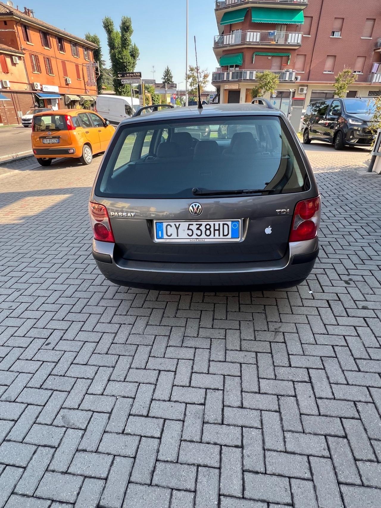 Volkswagen Passat 1.9 TDI/101 CV Var. Business