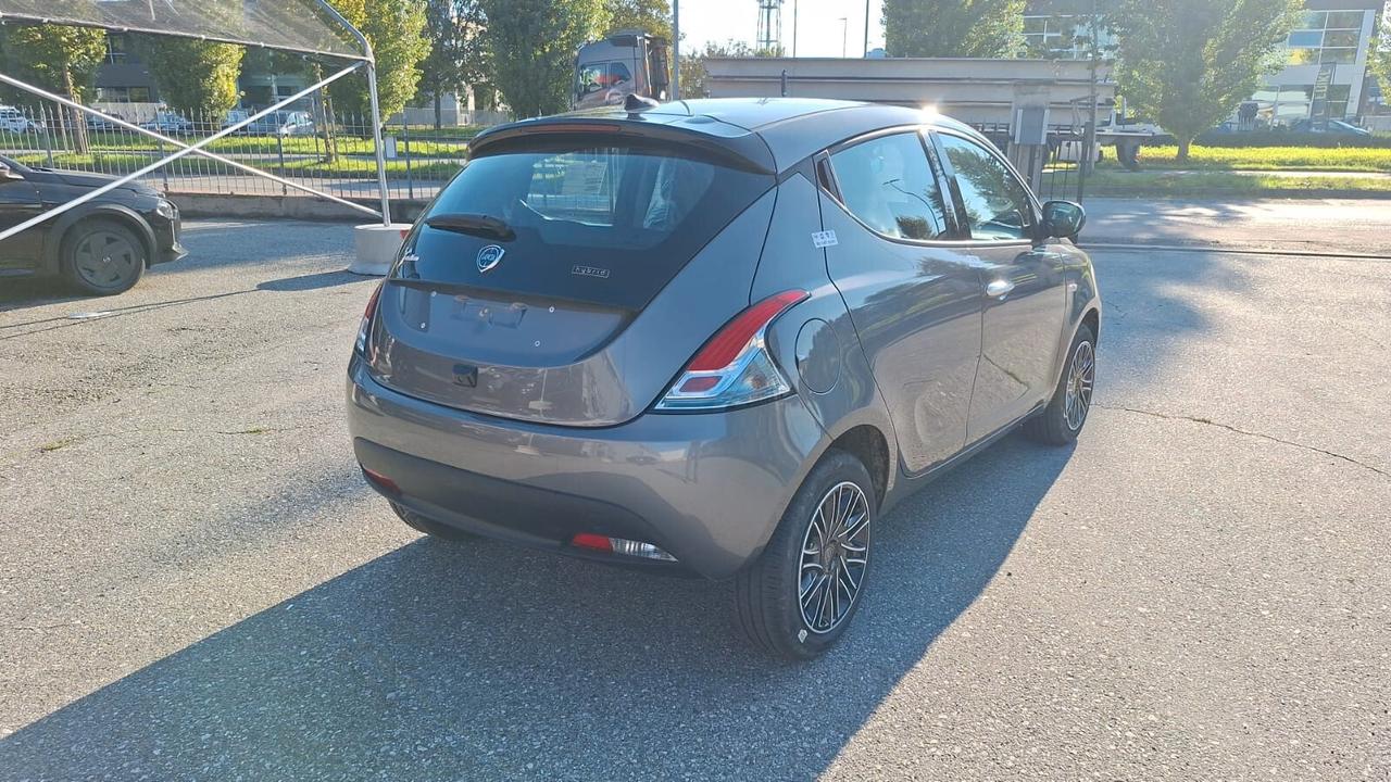 Lancia Ypsilon 1.0 FireFly 5 porte S&S Hybryd Gold