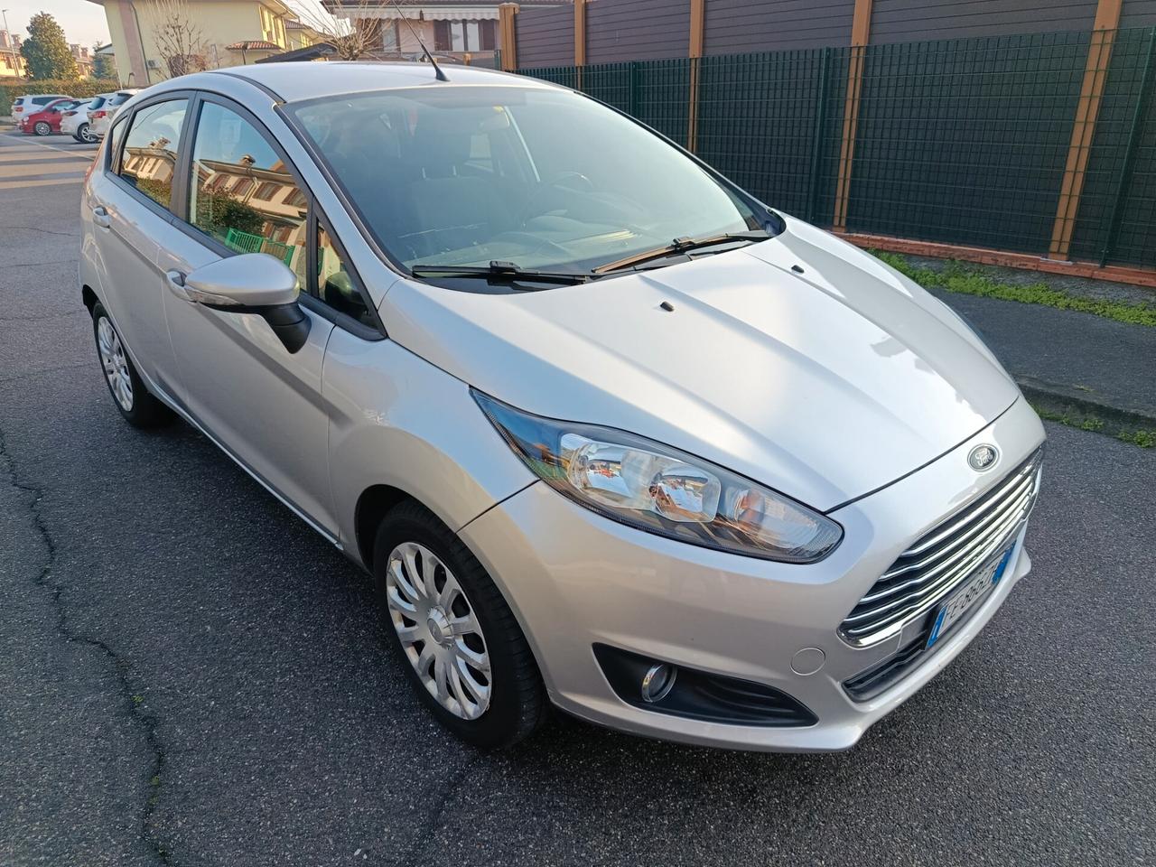 Ford Fiesta 1.5 TDCi 75CV 5 porte Business DOPPIO TRENO PNEUMATICI CON CERCHI