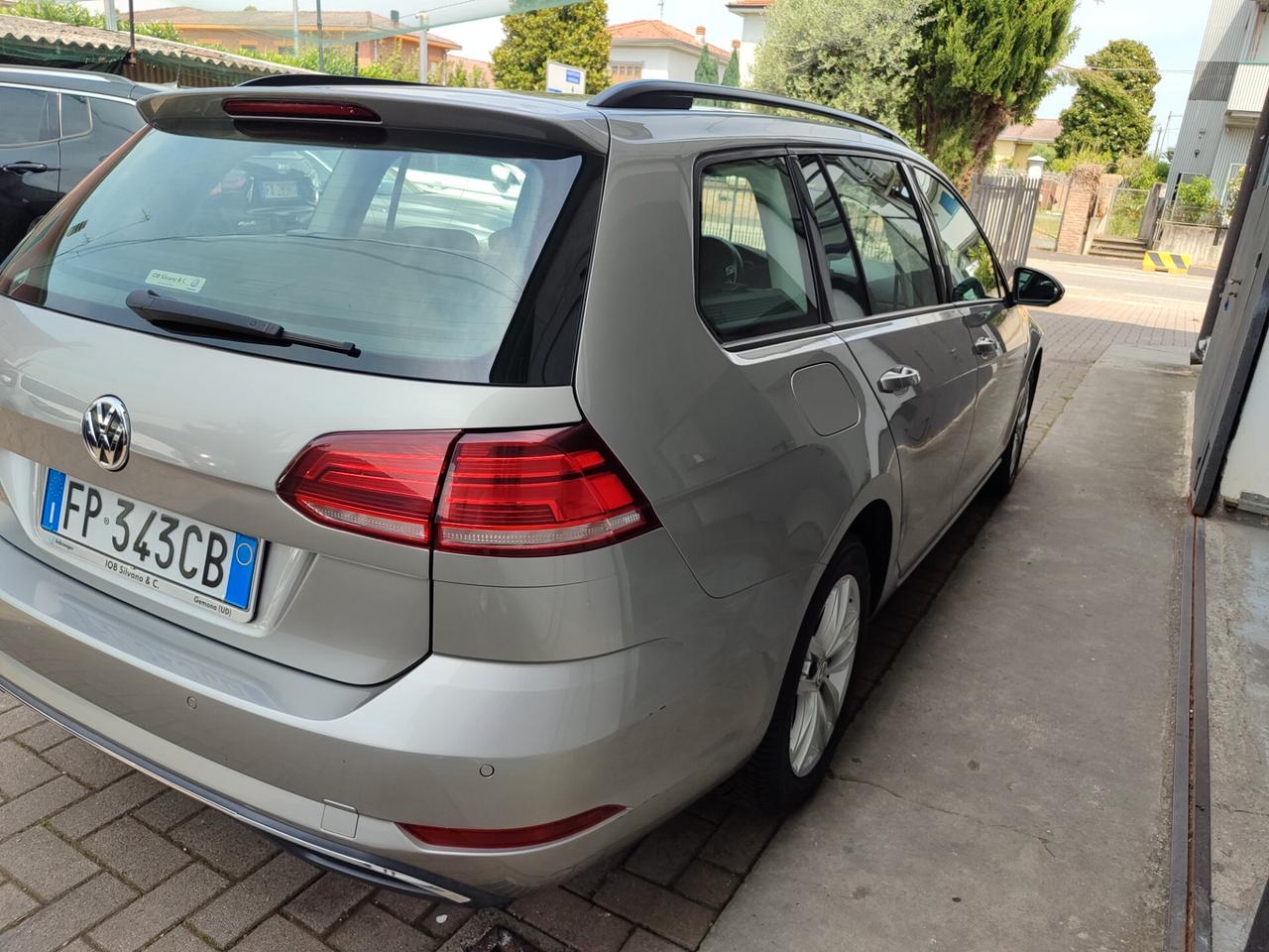 Volkswagen Golf Variant 1.6 TDI 115 CV DSG Business BlueMotion Tech.