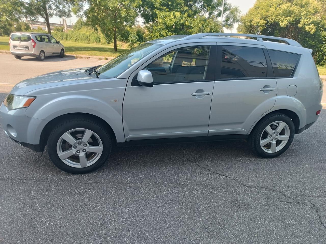 Mitsubishi Outlander 2.0 diesel 7 posti