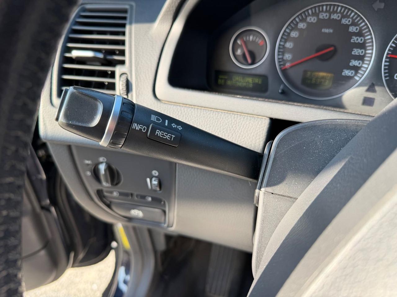 Volvo XC 90 2.4 D D5 Momentum #9901