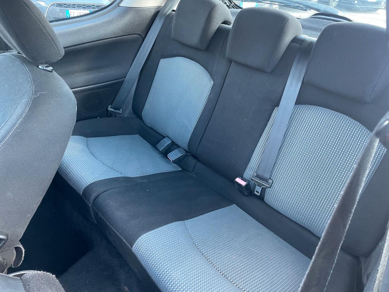 Peugeot 206 1.1 3p. Lee